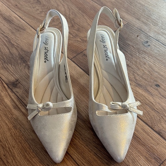 easy street Shoes - easy street Cream Metallic Pointed-Toe Slingback Mules with Bow